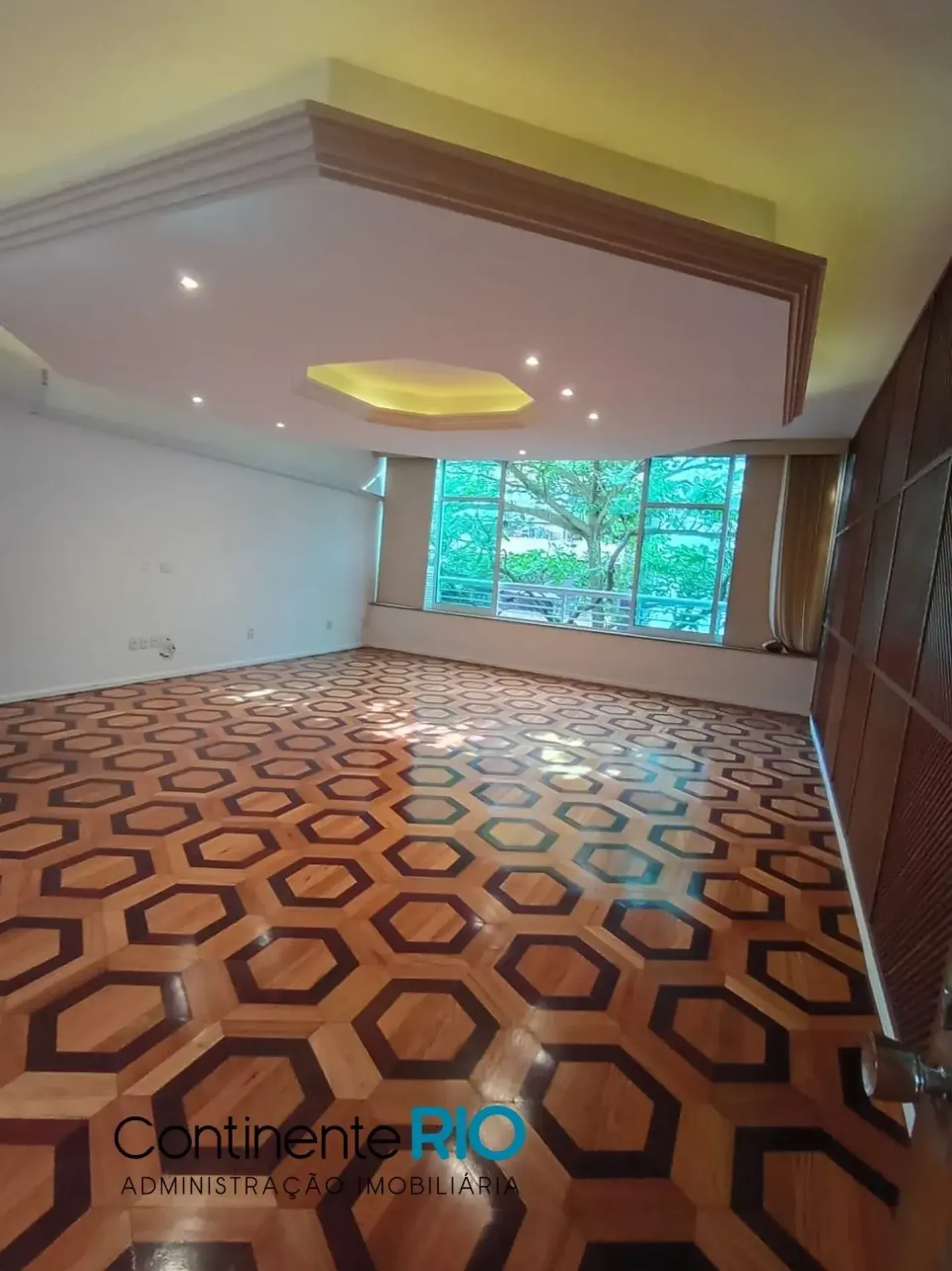 Ванна та 4 спальні: квартира 200 м² — photo 3
