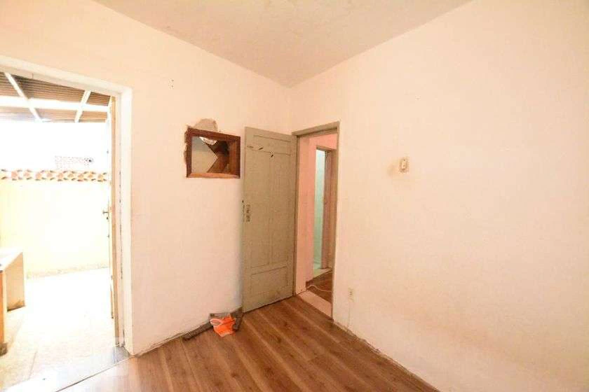 1-bedroom apartment with separate gas kitchen and yard — photo 25