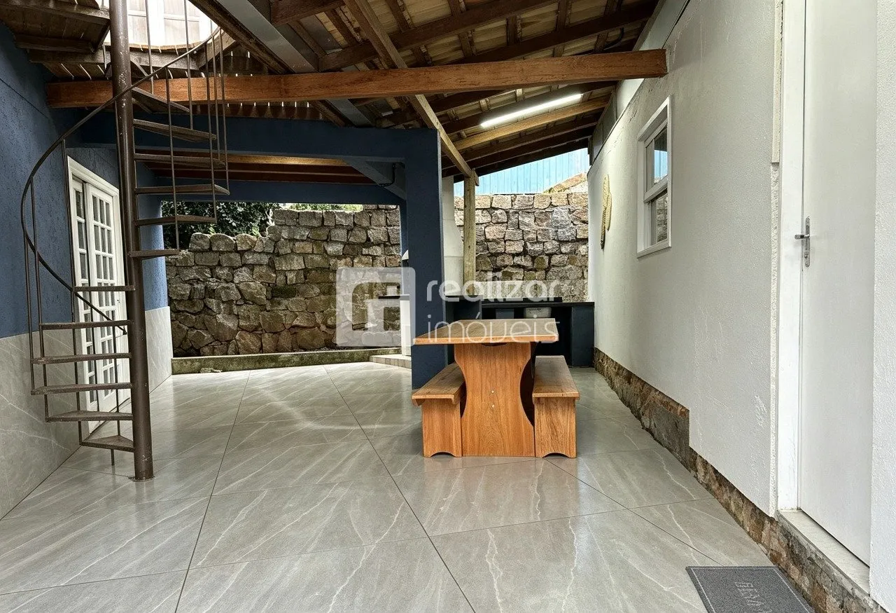 5-bedroom house with a mountain view in Florianópolis — photo 7