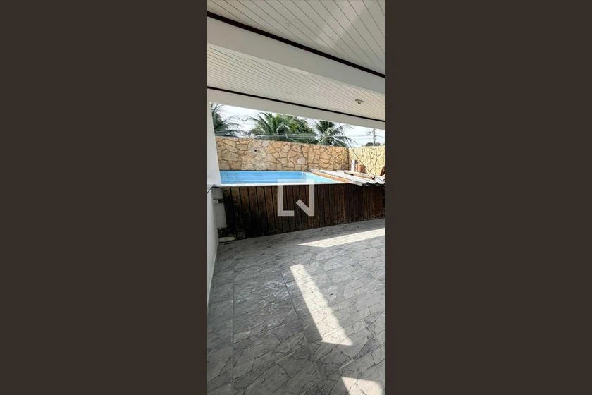 House with 5 bedrooms, en-suite and 3 parking spots — photo 3