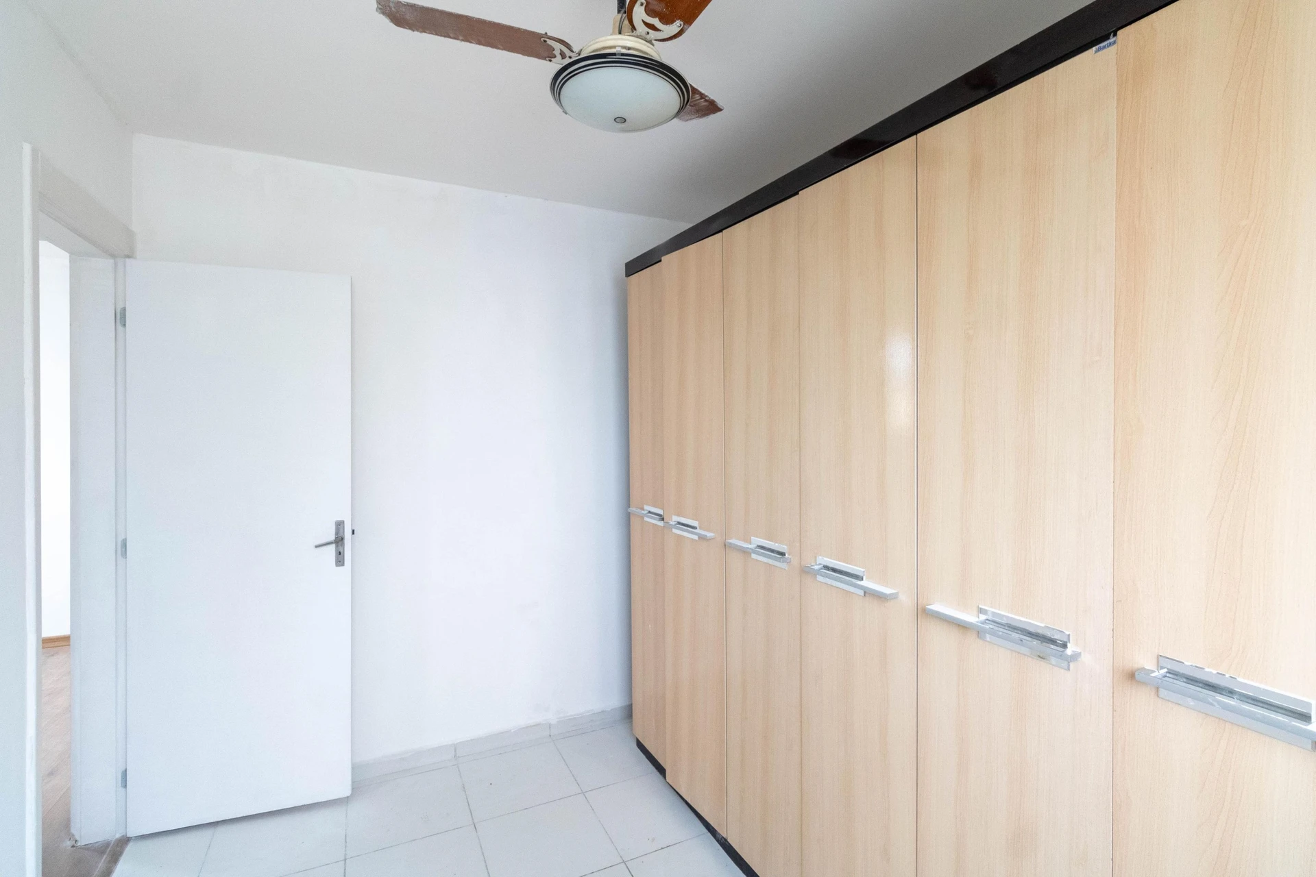 Apartamento de 2 quartos em condomínio com piscina — photo 34