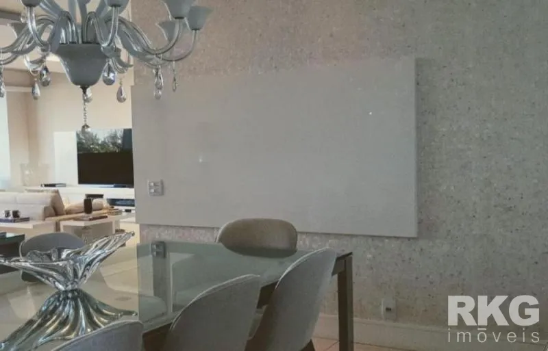 Unfurnished 4-bedroom apartment with 5 bathrooms — photo 4