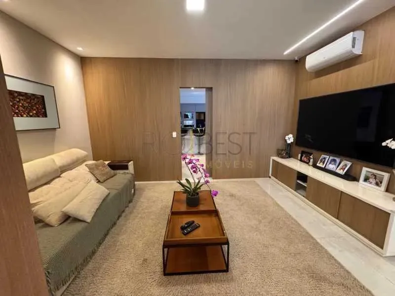 Furnished 4-bedroom apartment with park-view windows — photo 17
