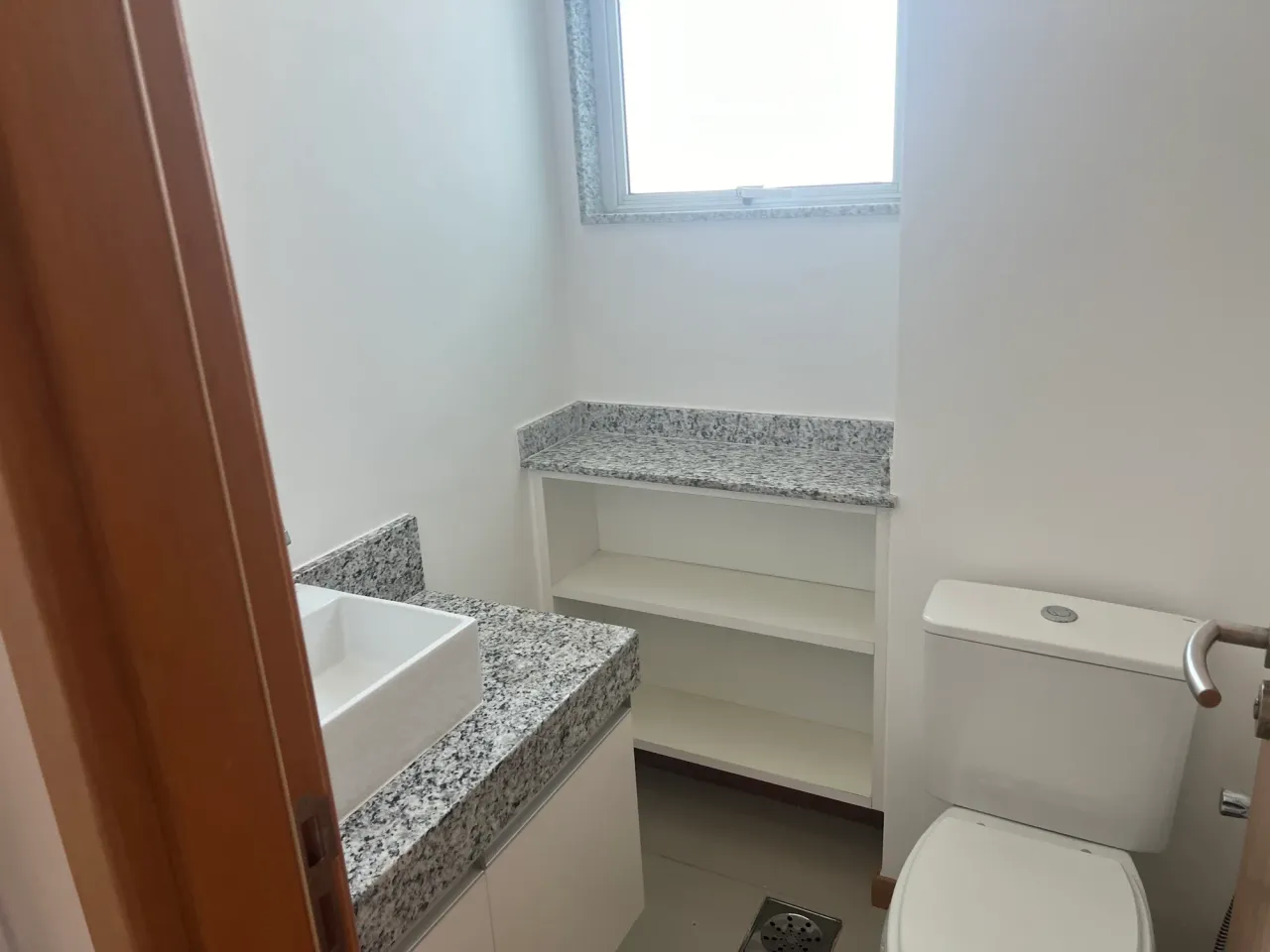 Unfurnished apartment with 3 bedrooms and 3 bathrooms — photo 8