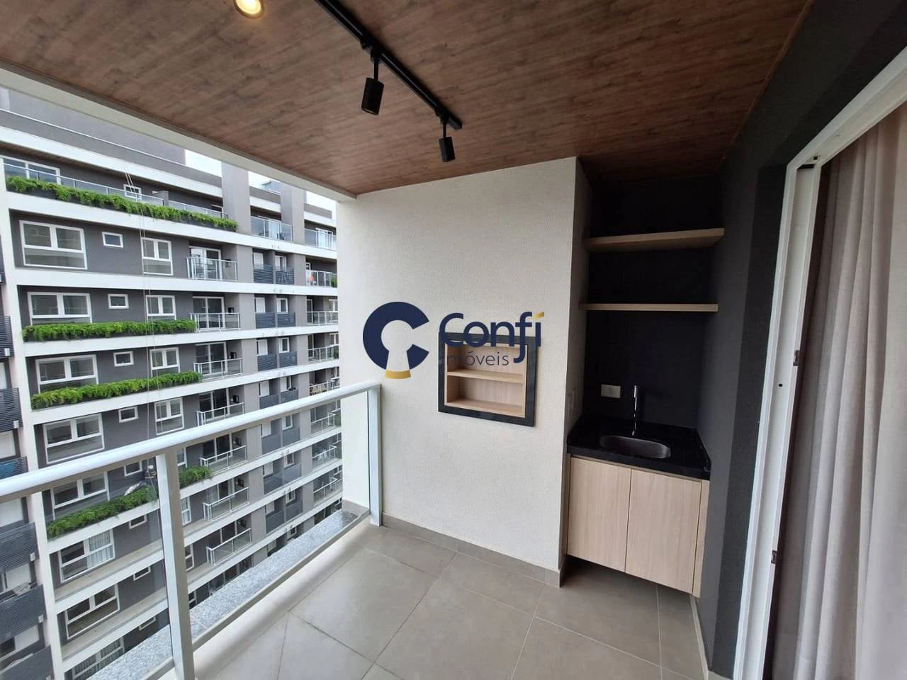 3-bedroom apartment with a grill on the balcony — photo 9