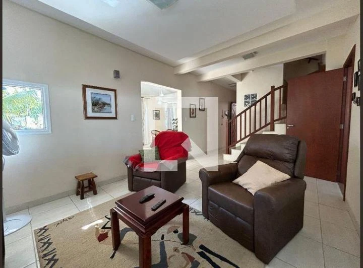 Rental house with 4 bedrooms and 284 m² — photo 5