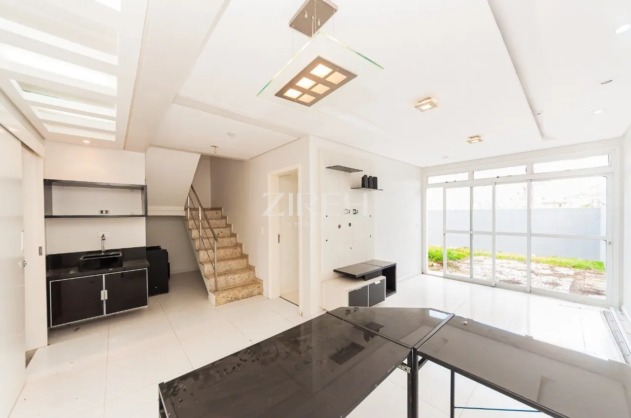 4-bedroom house with 4 parking spaces and open-plan kitchen — photo 39