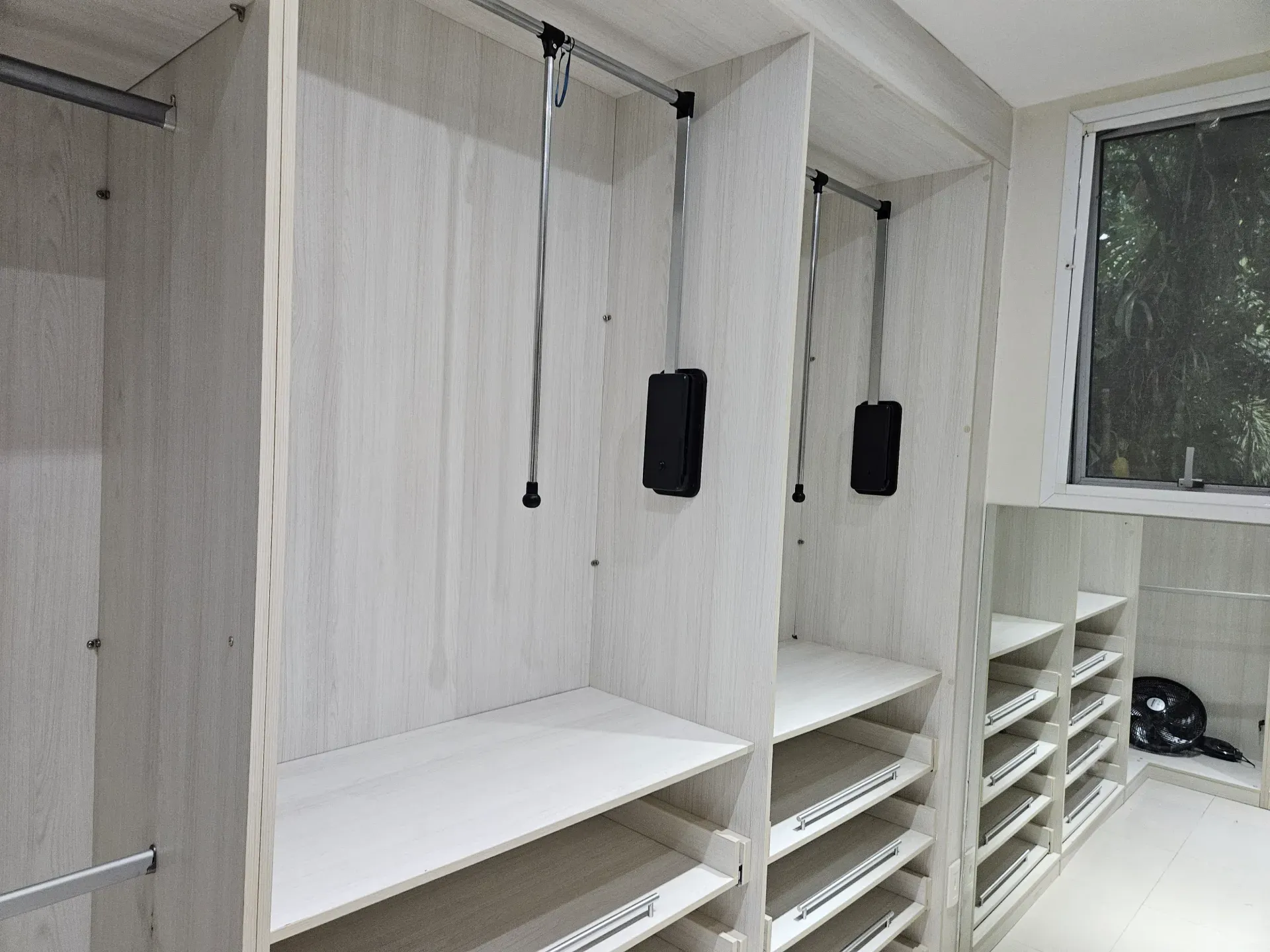 6 quartos e janelas do piso ao teto: casa de 504 m² — photo 23