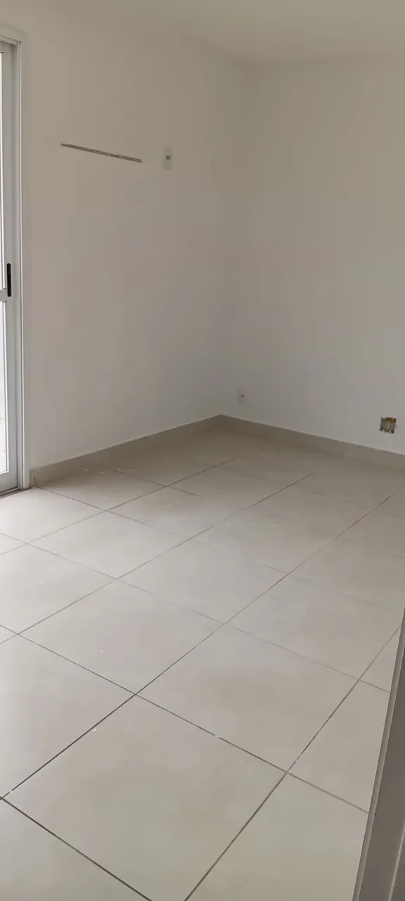 2-bedroom apartment in a building with a gym — photo 3