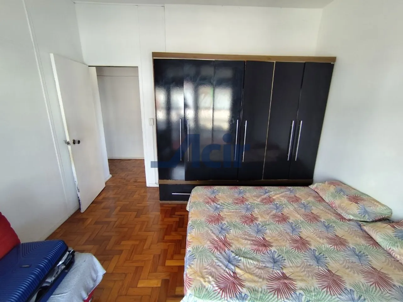 3-bedroom apartment with balcony and city view — photo 5