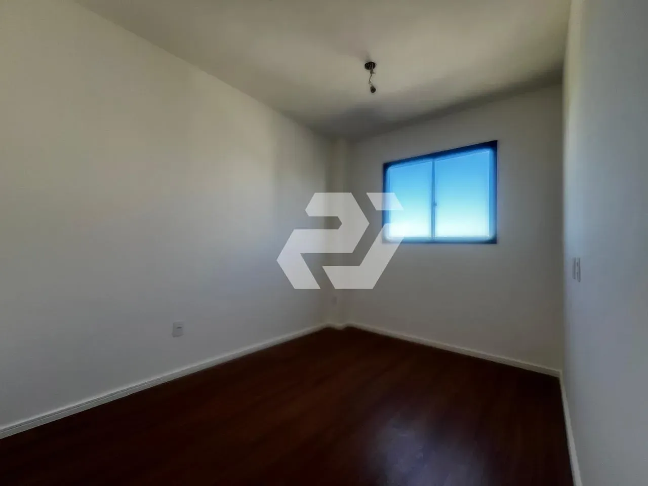 Unfurnished apartment with 2 bedrooms and a balcony — photo 8