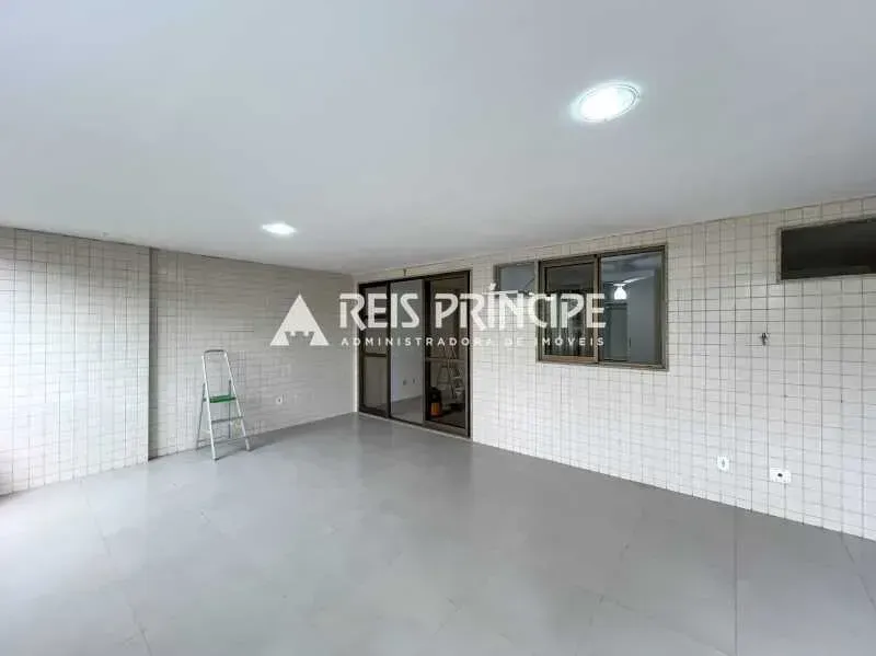3-bedroom apartment with 3 bathrooms and 2 parking spots — photo 4