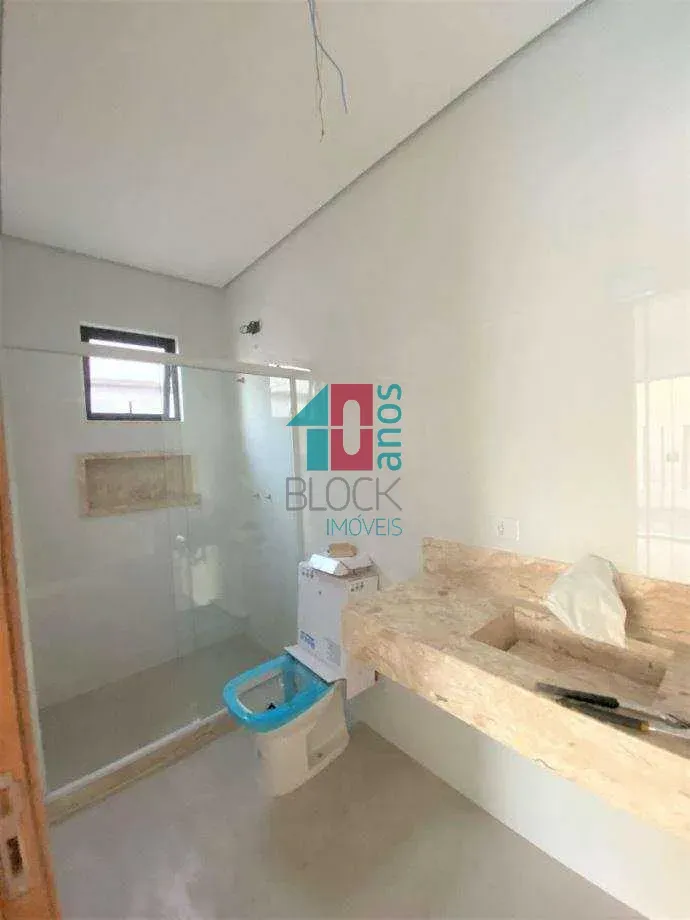 House with 3 bedrooms and 5 bathrooms, 2 parking spots — photo 13
