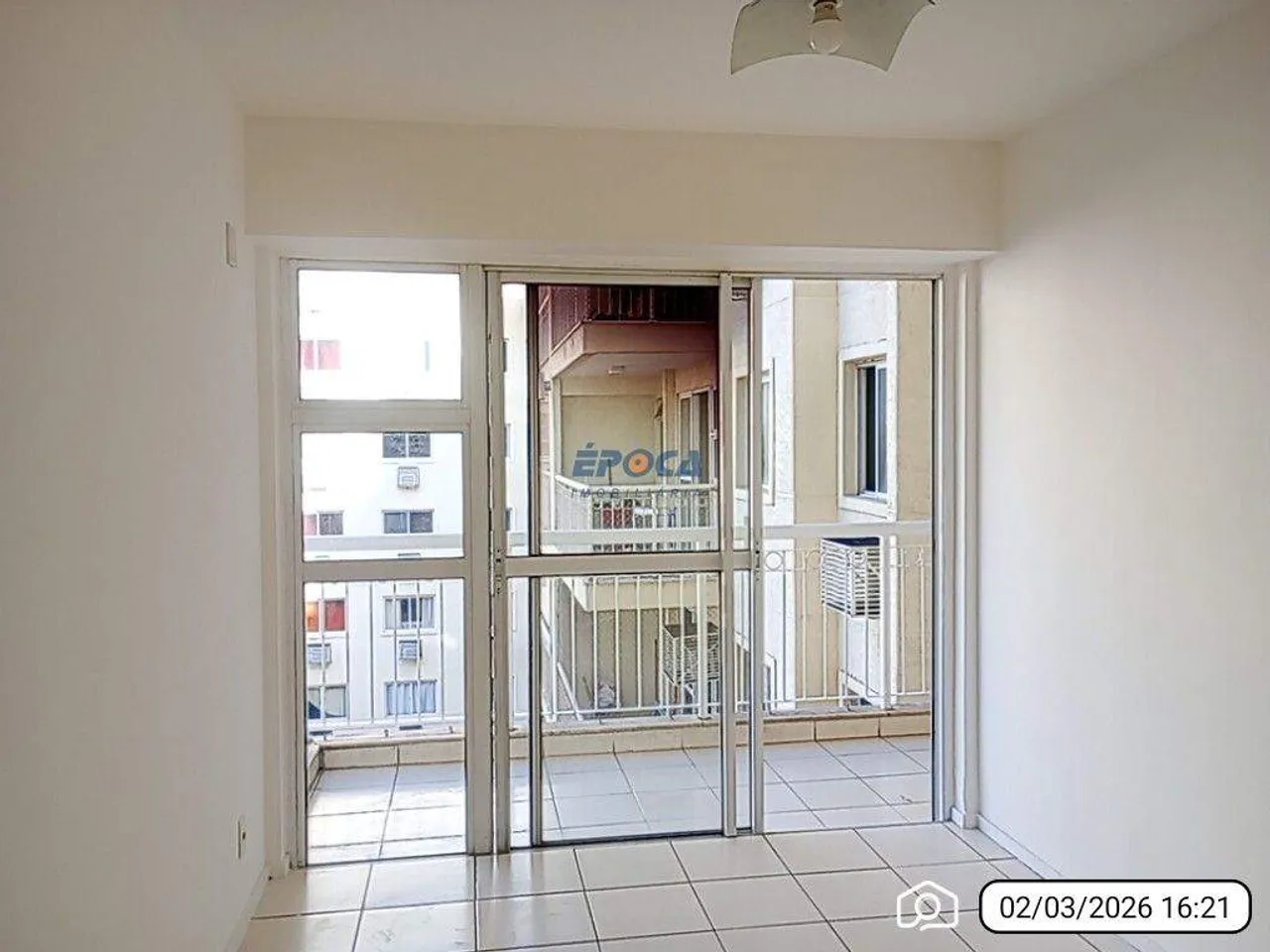 2-bedroom apartment with 1 bathroom and glass shower — photo 7