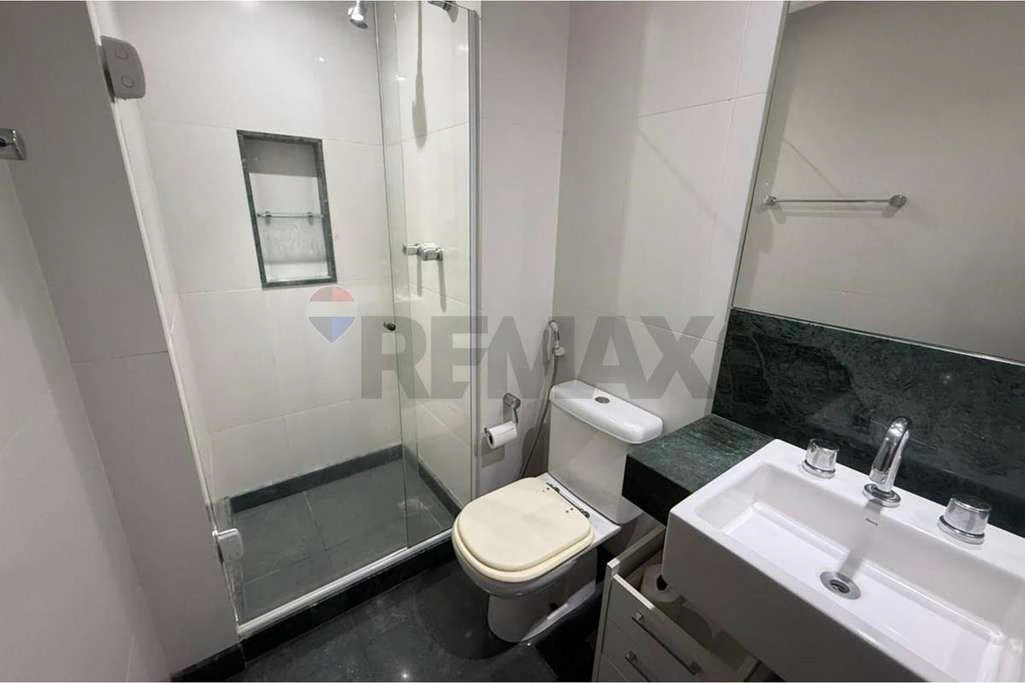 Furnished 246 m² apartment with 4 bedrooms and balcony — photo 25