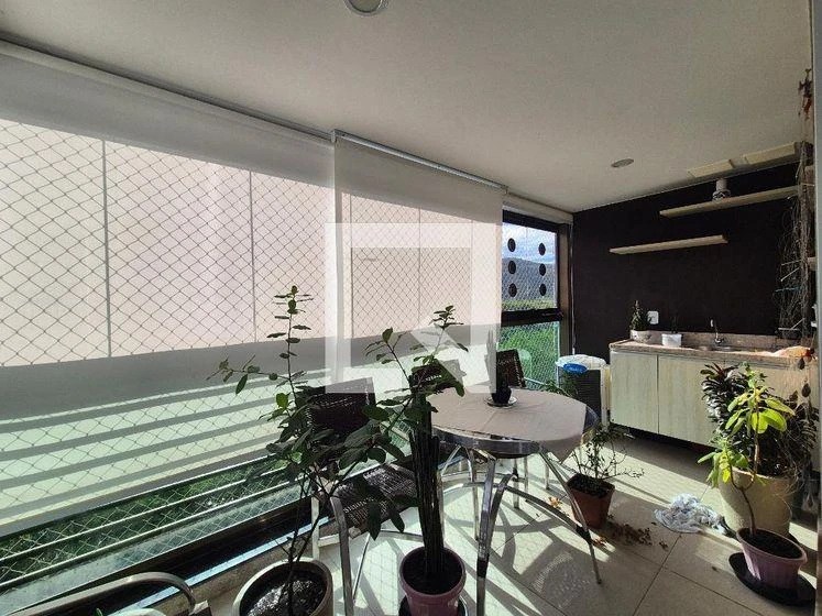 Glass-enclosed balcony in a 3-bedroom apartment, 76 m² — photo 18