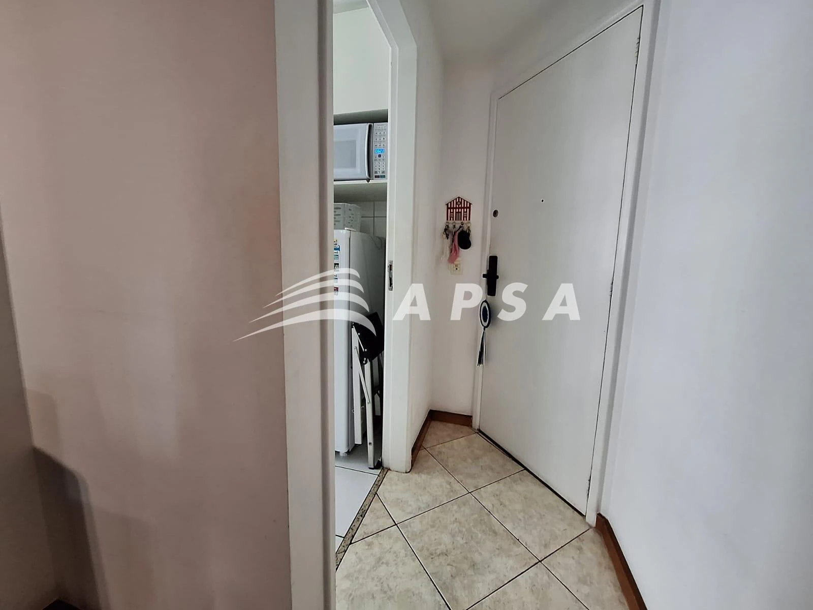3-bedroom apartment in a building with a gym — photo 10