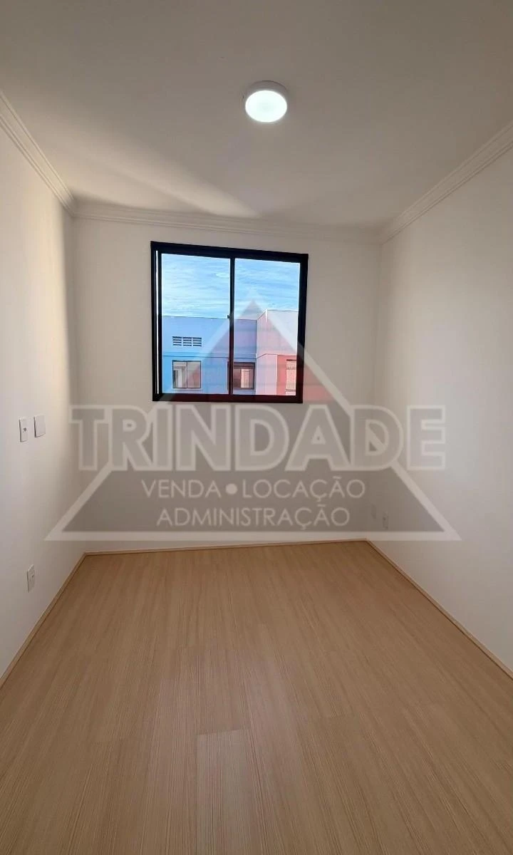 Wood or laminate floors in a 2-bedroom apartment, 53 m² — photo 11