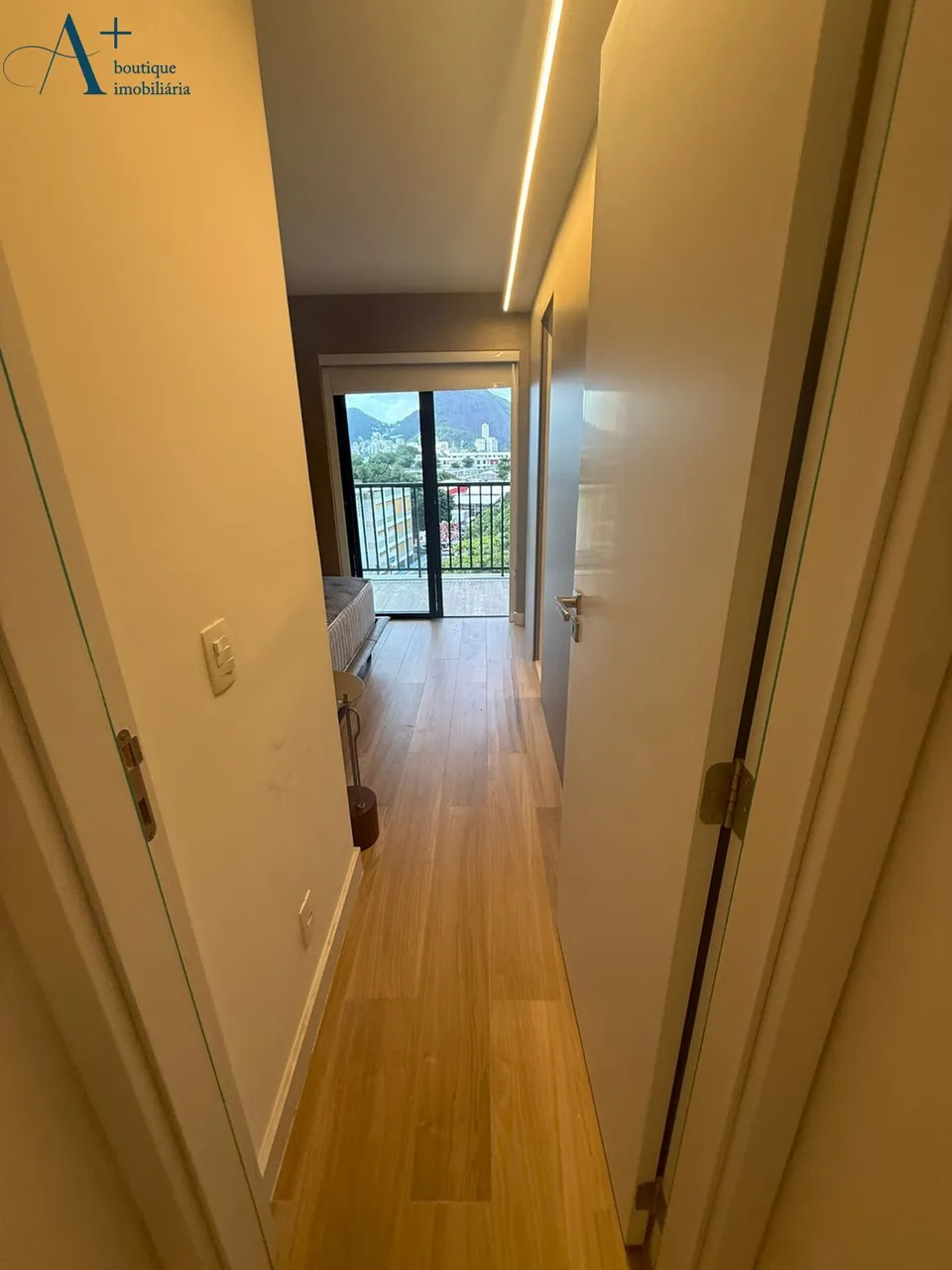 Furnished apartment with open-plan kitchen and 2 bedrooms — photo 18