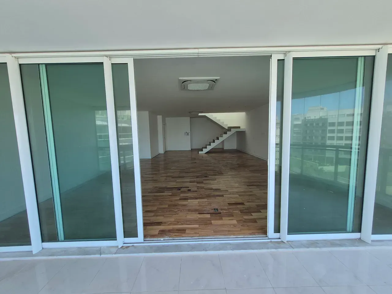Furnished apartment with 5 bedrooms and shared pool area — photo 5