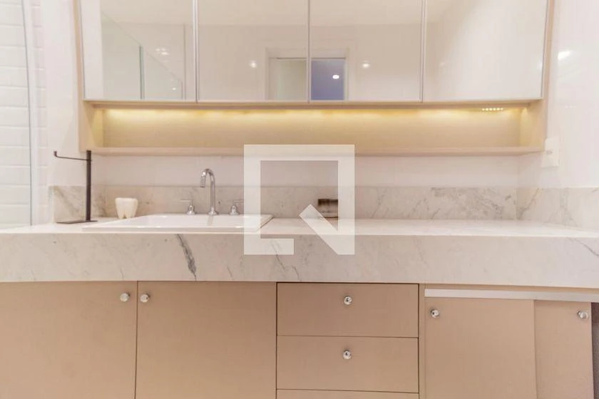 110 m² apartment with enclosed balcony and 3 bedrooms — photo 44