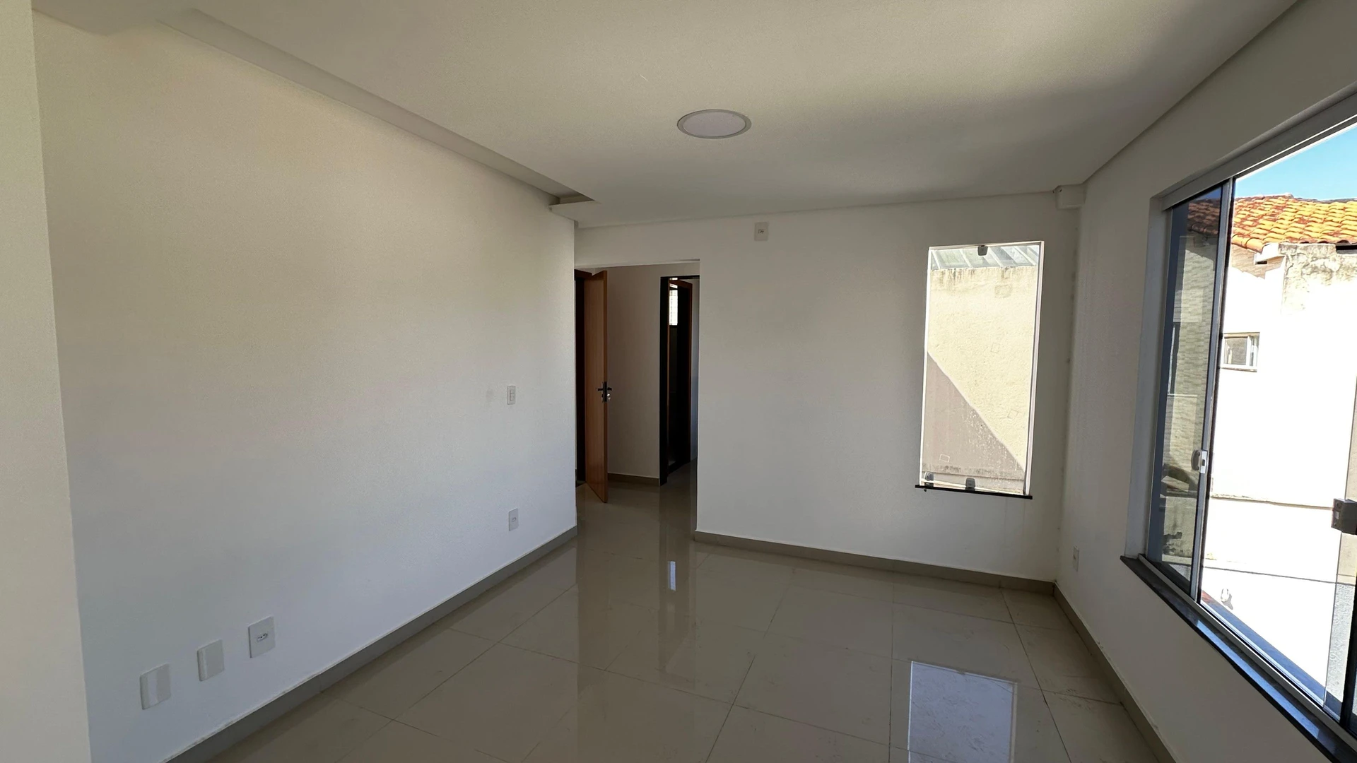Casa com 4 quartos e 3 suítes, 2 vagas de garagem — photo 16
