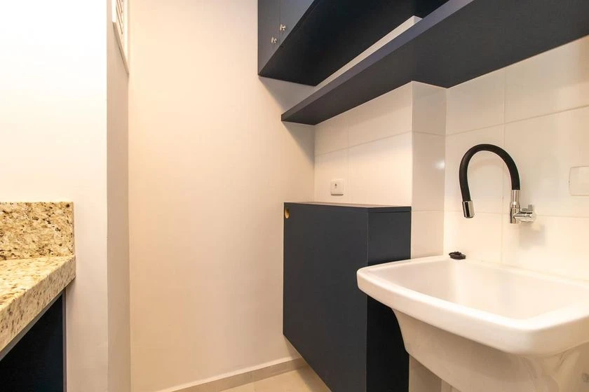 Furnished 1-bedroom apartment with balcony — photo 3