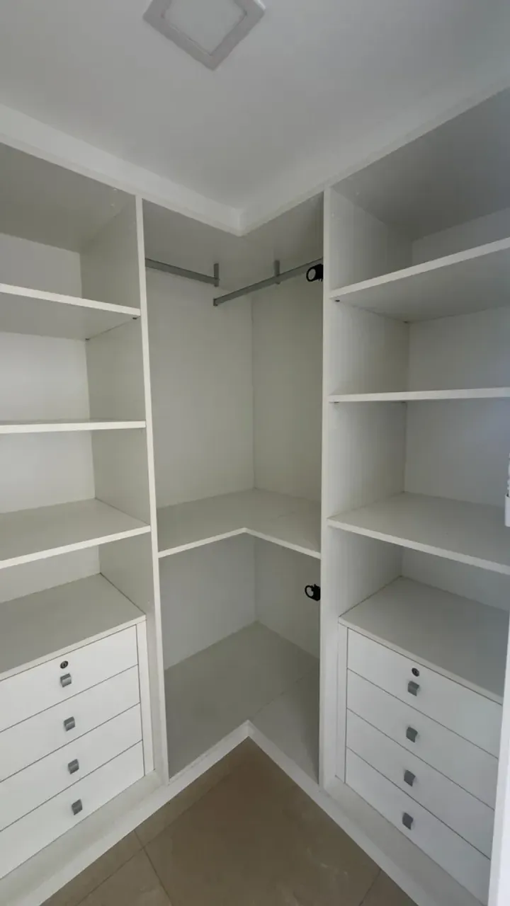 Rental apartment with 3 bedrooms and 4 bathrooms — photo 12