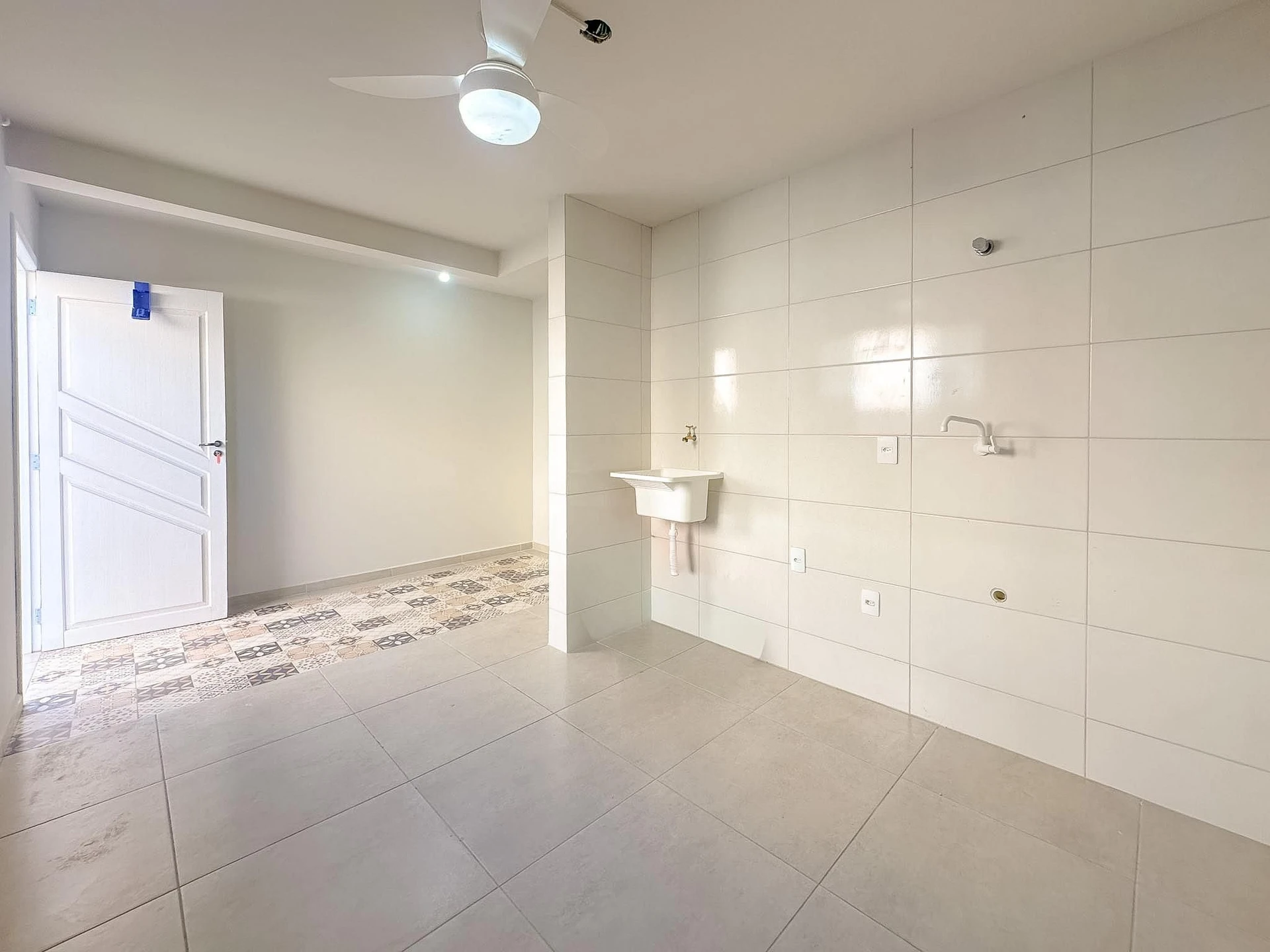 One-bedroom, 30 m² apartment in Florianópolis — photo 18