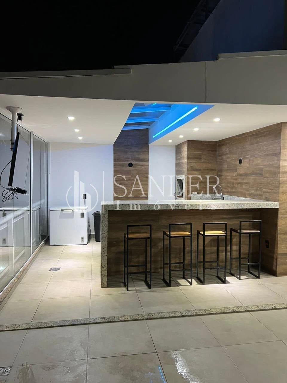 3-bedroom apartment with a private pool — photo 10