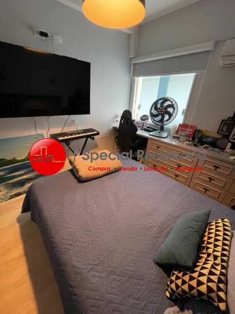 Apartment with 2 bedrooms, 3 bathrooms and a glass balcony — photo 21