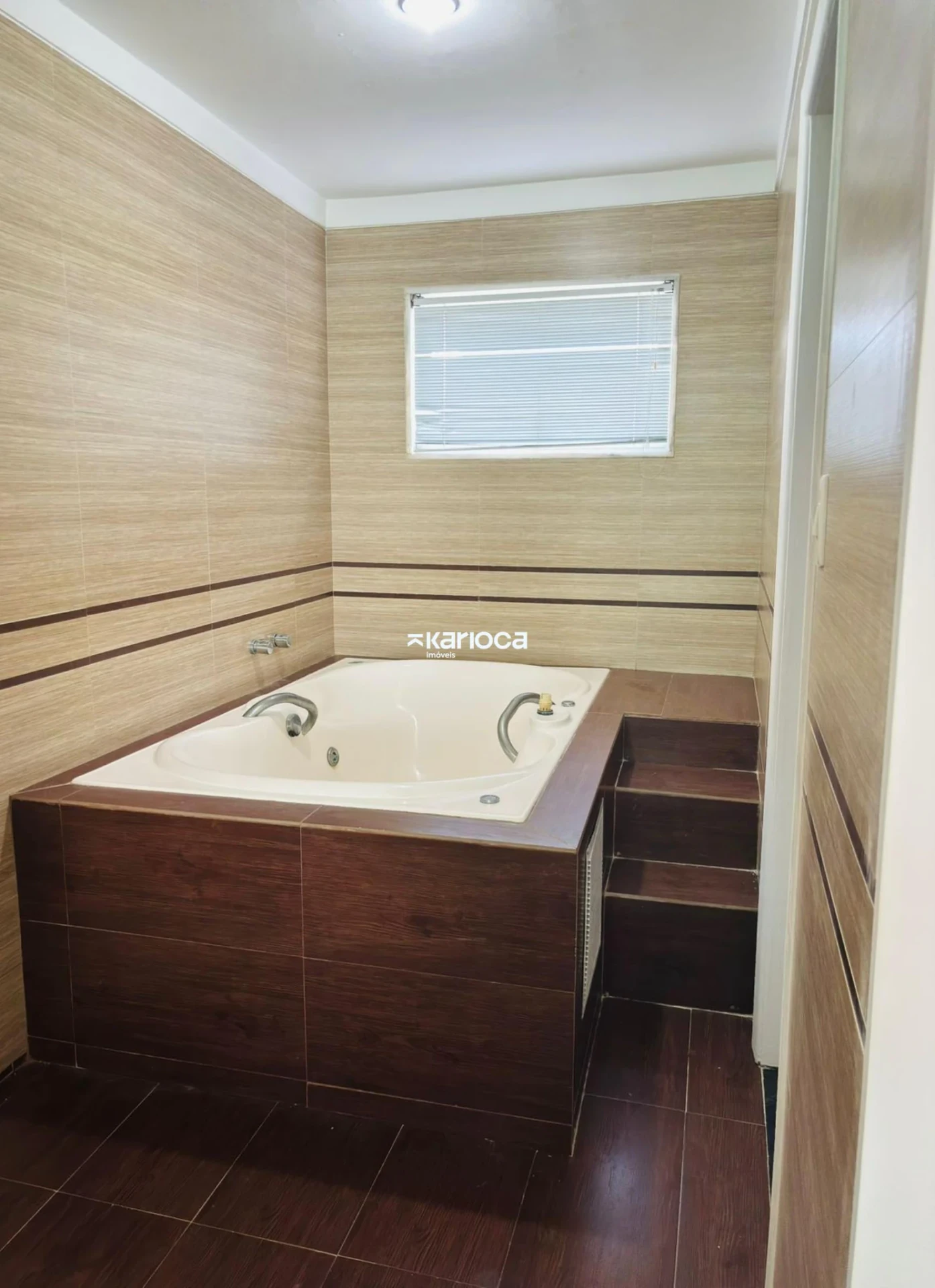 Furnished house with 6 en-suites and a private pool — photo 4