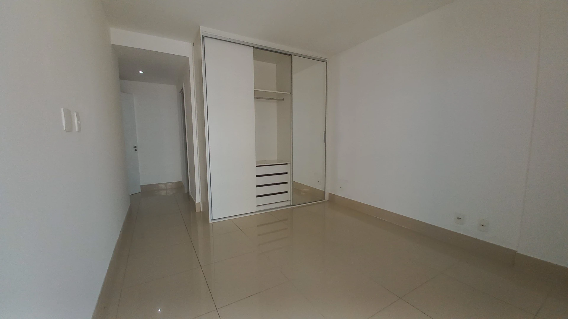 1-bedroom apartment with suite, balcony and 2 baths — photo 6
