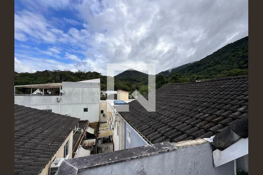 House with 3 en-suites and 3 parking spots, 270 m² — photo 45