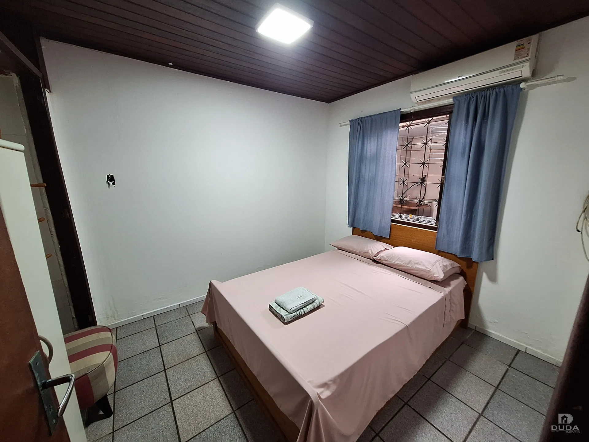 Casa amueblada con cocina cerrada y fogón a gas — photo 3
