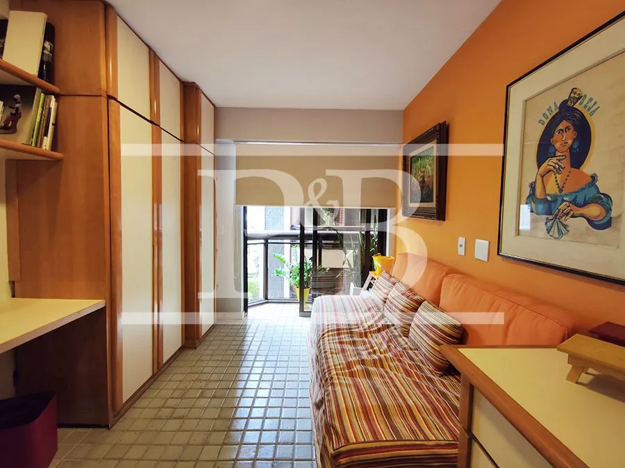Furnished apartment with 2 bedrooms and an open-plan kitchen — photo 15