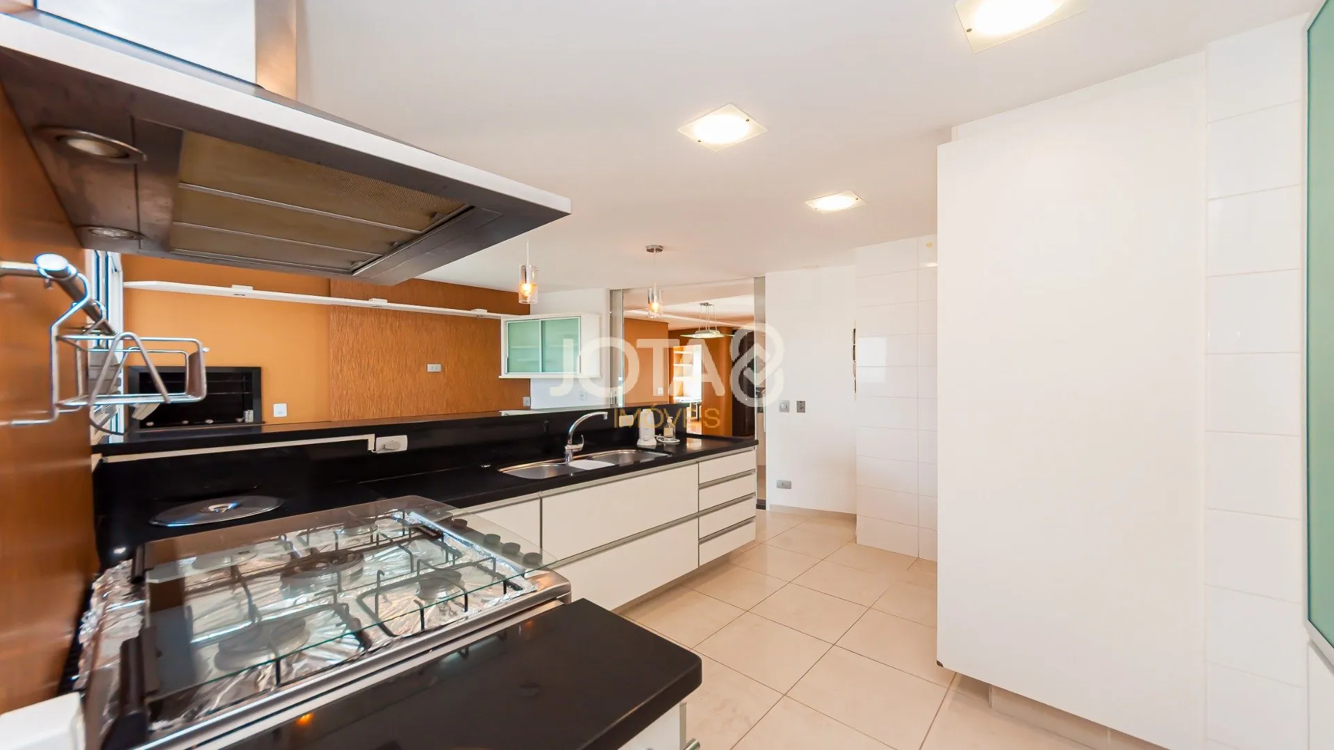 3 en-suite bedroom apartment with balcony and 267 m² — photo 12