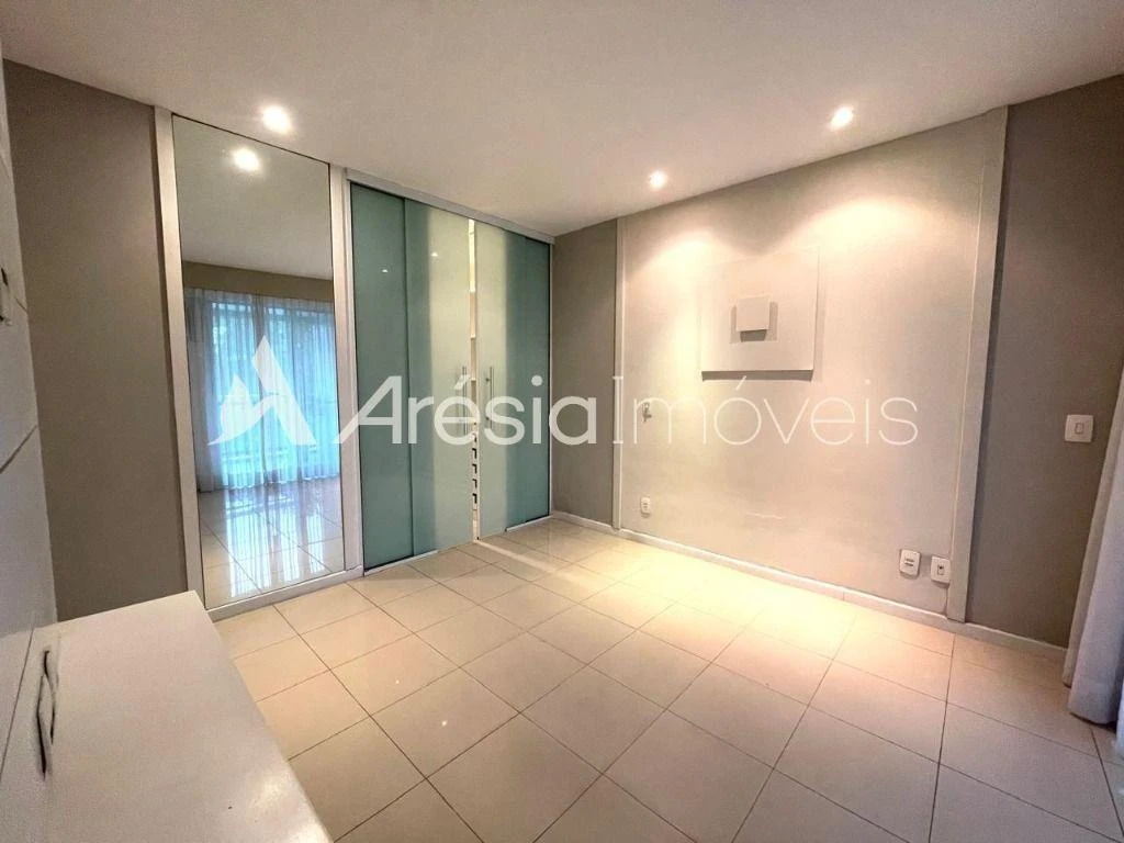 2-bedroom apartment in a building with a pool — photo 4