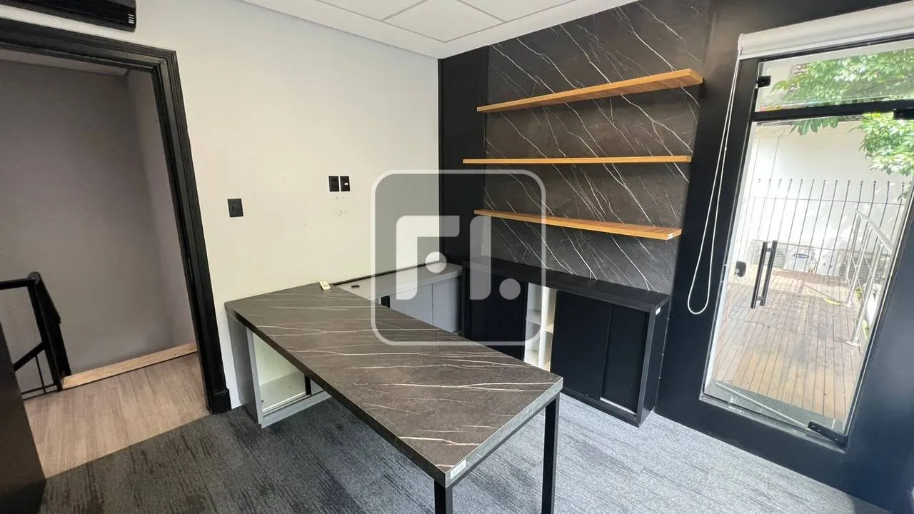 Дом с 4 спальнями, 4 ванными и 160 м² — photo 19