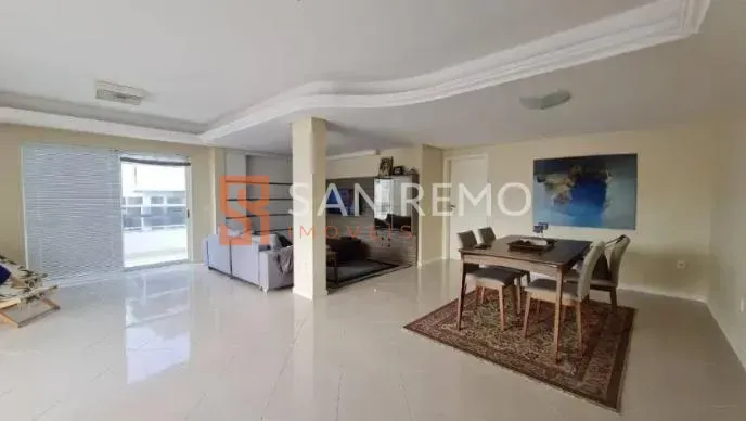 Ático amueblado con 2 suites y 307 m²
