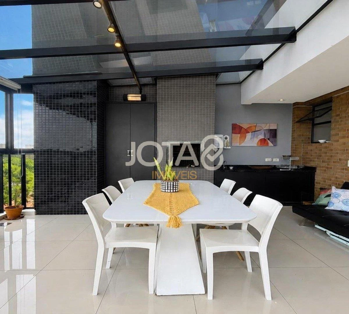 Floor-to-ceiling windows in a 3-bedroom apartment, 150 m² — photo 20