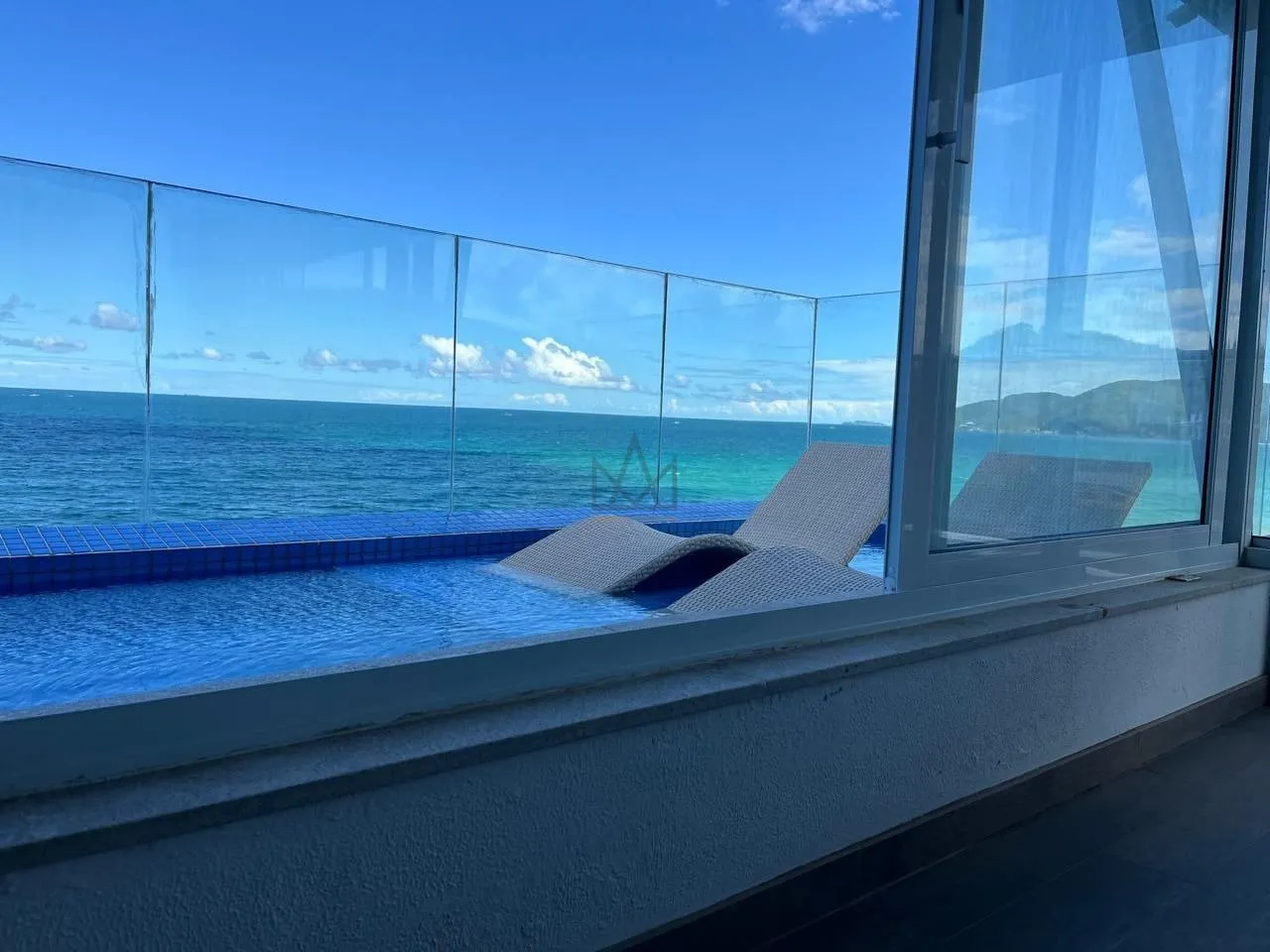 Apartamento com 3 dormitórios, 189 m² e 2 vagas