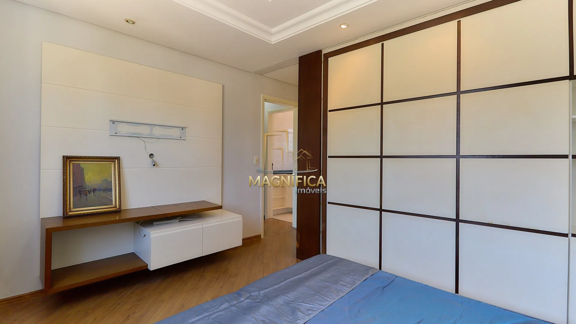 House with 4 bedrooms and 3 en-suite suites, 4 parking spaces — photo 37