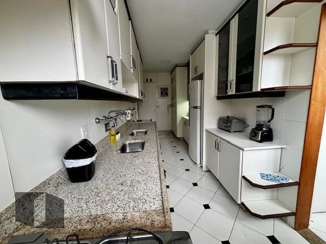 Unfurnished apartment with 3 bedrooms and 3 bathrooms — photo 13
