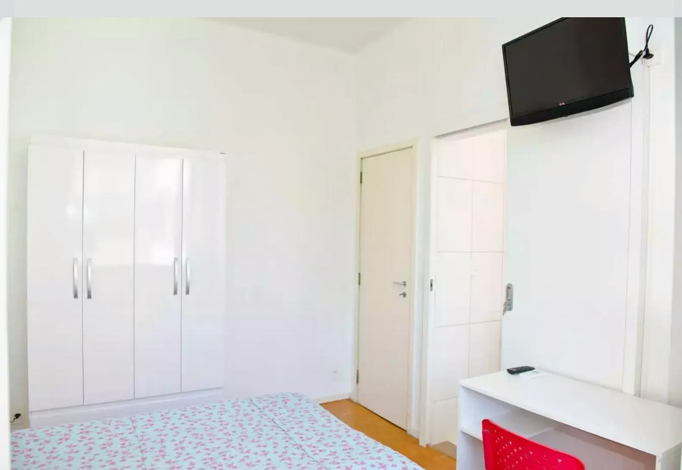 Меблированная квартира 140 м² с 4 спальнями и балконом — photo 8