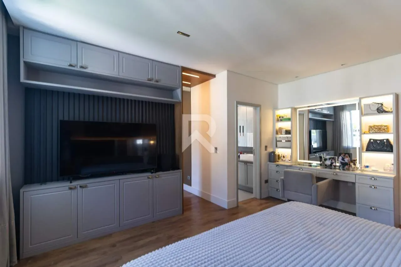 House with 4 en-suite bedrooms and private BBQ — photo 23