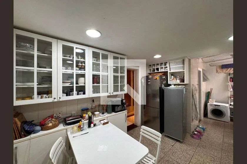 Furnished apartment with a built-in balcony grill and 4 bedrooms — photo 10