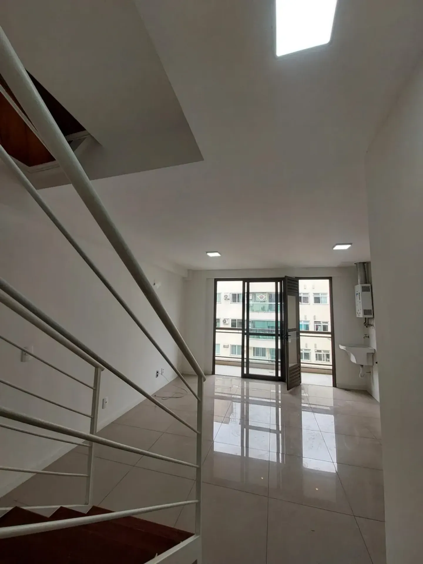 Duplex apartment with 1 bedroom and 2 bathrooms — photo 15