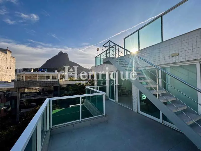 Triplex penthouse with 3 bedrooms and 3 bathrooms — photo 22