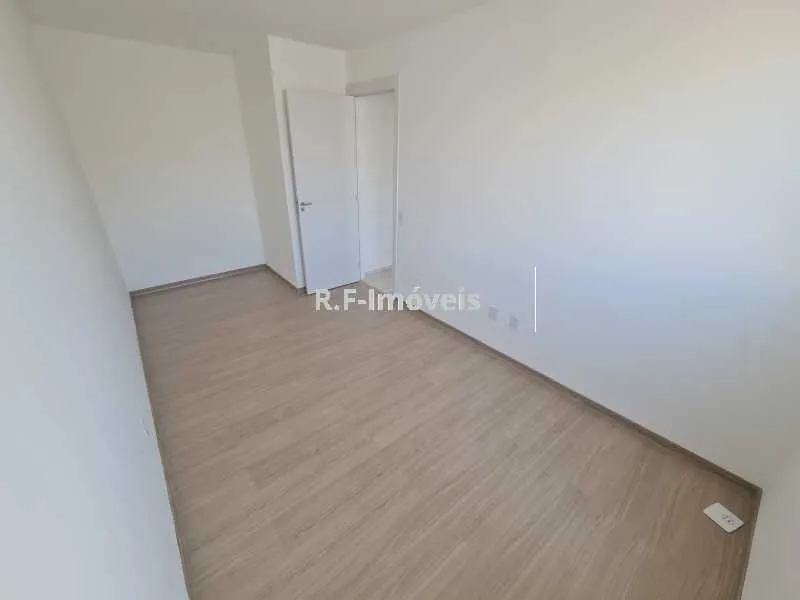 2-bedroom apartment with a glass-enclosed shower — photo 16